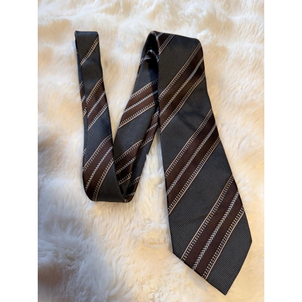 Preowned, Giorgio Armani striped necktie made in Italy from 100% silk.